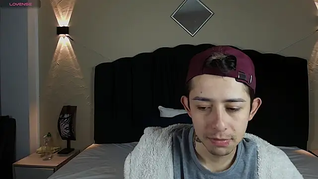 Aleecandrews online show from September 2025 07:24:02 PM