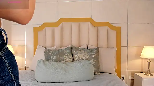 Snapshot of MaddieParker chatting on November 2025 08:34:01 PM MaddieParker online show from November 2025 08:34:01 PM