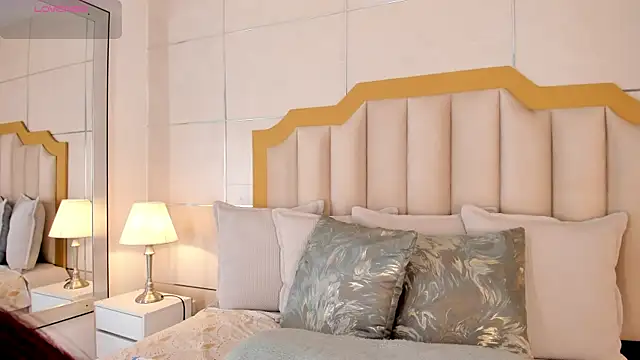 Snapshot of MaddieParker chatting on November 2025 07:29:01 PM MaddieParker online show from November 2025 07:29:01 PM