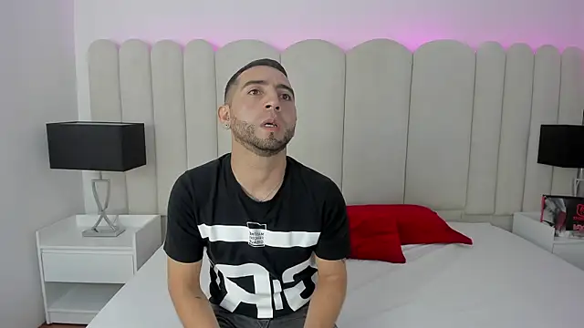 Lushian  online show from December 2025 02:37:01 PM