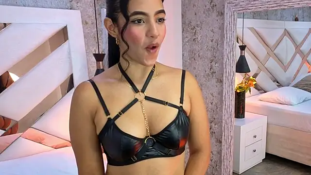 Snapshot of Saara_evans_ chatting on September 2025 08:08:01 PM Saara evans online show from September 2025 08:08:01 PM