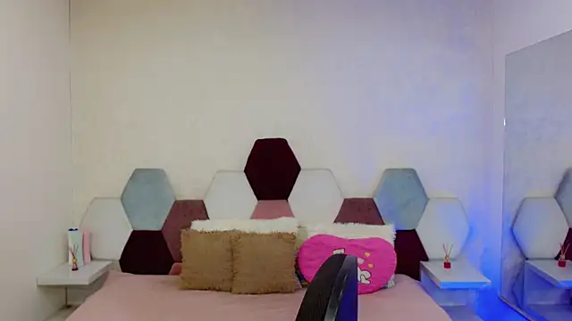 kushina uzumaki75 online show from December 2025 04:04:02 AM