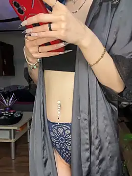 Seductively4 20 online show from October 2025 01:23:02 PM