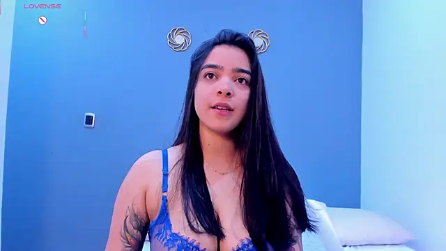 Snapshot of KamilaBetancourt chatting on June 2026 01:23:01 PM KamilaBetancourt online show from June 2026 01:23:01 PM