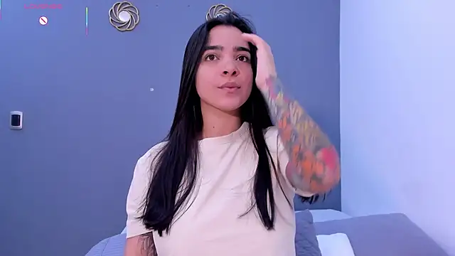 Snapshot of KamilaBetancourt chatting on July 2026 11:33:01 AM KamilaBetancourt online show from July 2026 11:33:01 AM