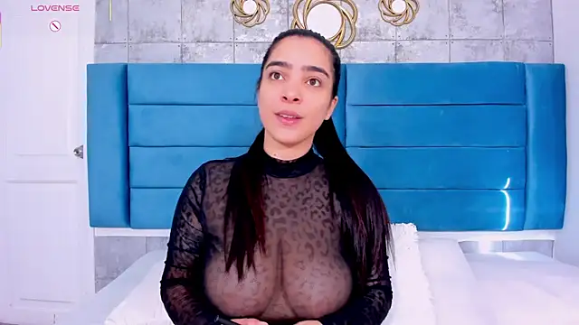 Snapshot of KamilaBetancourt chatting on May 2026 01:10:01 PM KamilaBetancourt online show from May 2026 01:10:01 PM