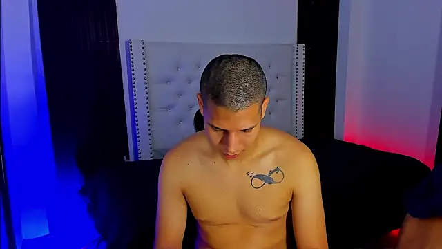 Snapshot of Latin_Boyss_ chatting on October 2025 07:49:01 PM Latin Boyss  online show from October 2025 07:49:01 PM
