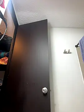 Snapshot of Marthina chatting on November 2025 07:03:01 PM Marthina online show from November 2025 07:03:01 PM