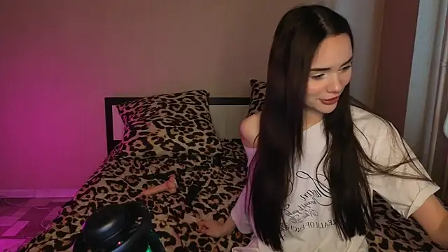 honey     bunny online show from December 2025 05:23:02 AM