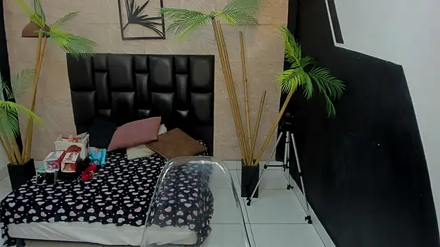 Snapshot of alana_bonny chatting on November 2025 12:10:02 PM alana bonny online show from November 2025 12:10:02 PM