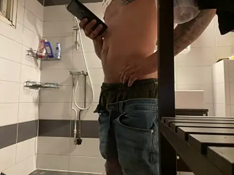 Tholel420 online show from November 2025 01:43:01 AM