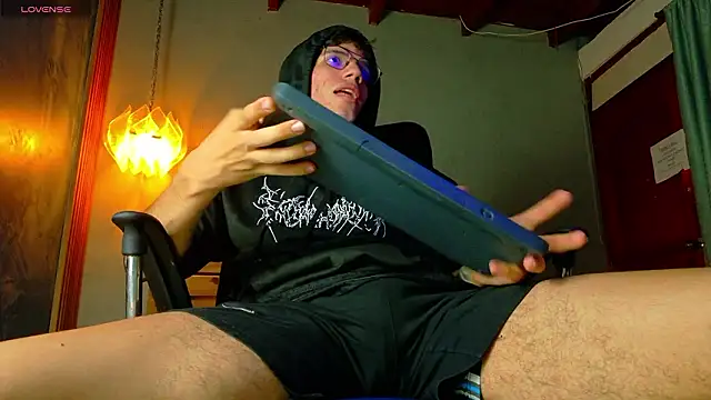 david huge online show from April 2026 02:46:01 AM