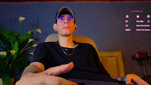 Snapshot of david_huge chatting on November 2025 01:32:02 AM david huge online show from November 2025 01:32:02 AM