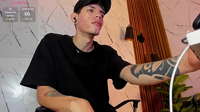 Snapshot of david_huge chatting on November 2025 01:38:01 AM david huge online show from November 2025 01:38:01 AM