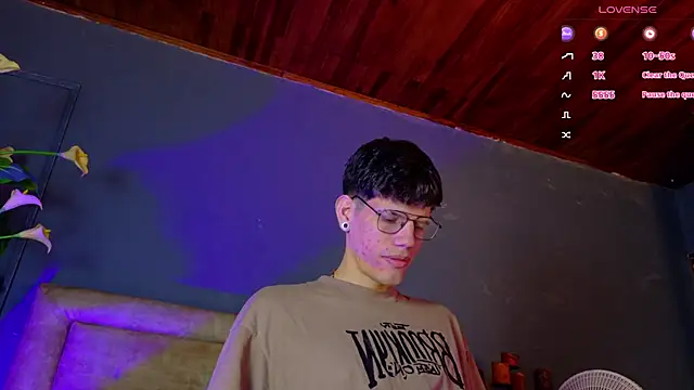 Snapshot of david_huge chatting on November 2025 01:28:01 PM david huge online show from November 2025 01:28:01 PM