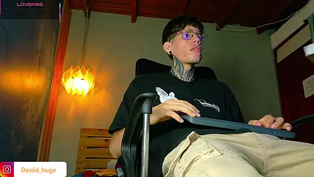 david huge online show from April 2026 03:54:01 AM