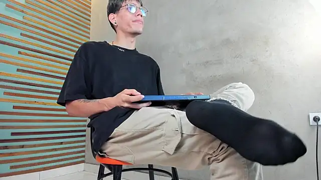 david huge online show from October 2025 01:24:01 PM
