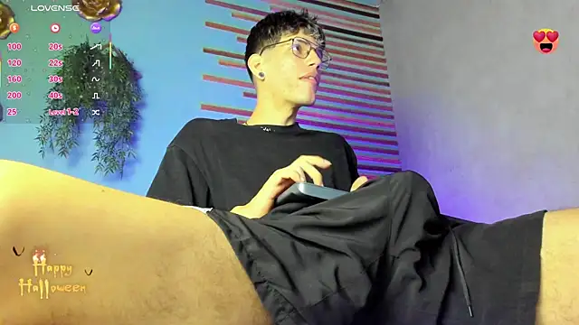 Snapshot of david_huge chatting on October 2025 01:32:01 PM david huge online show from October 2025 01:32:01 PM