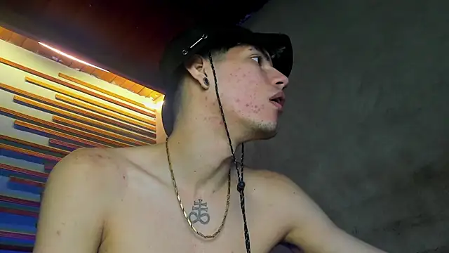 Snapshot of david_huge chatting on October 2025 01:45:01 PM david huge online show from October 2025 01:45:01 PM