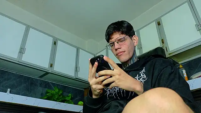 david huge online show from February 2026 03:36:02 AM