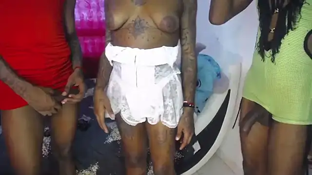 pink 7777 online show from April 2026 11:38:01 AM