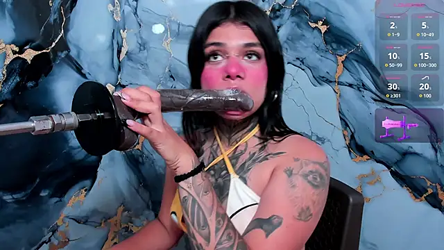 Emily Evo online show from November 2025 07:40:01 PM