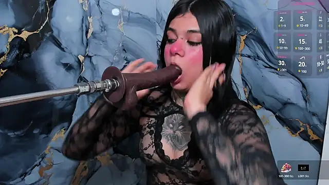 Emily Evo online show from November 2025 11:47:02 AM