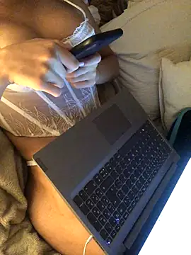 Snapshot of MusaAyla chatting on November 2025 01:28:01 AM MusaAyla online show from November 2025 01:28:01 AM