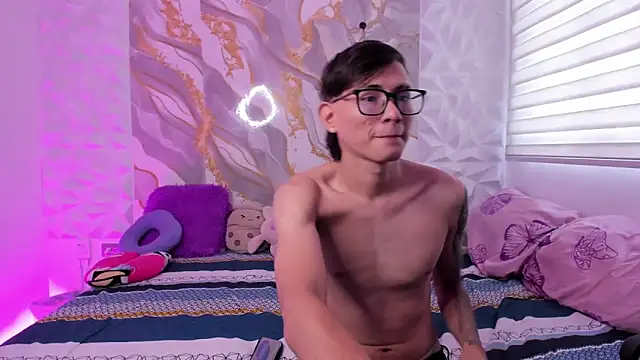 stuart fetish online show from May 2026 09:19:01 PM