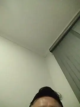 LeoMaduroSP online show from December 2025 10:44:01 PM