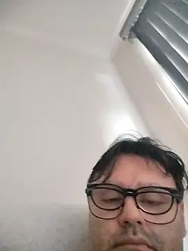 LeoMaduroSP online show from November 2025 12:09:02 PM