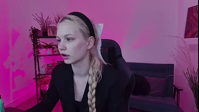 AvaDaviis online show from September 2025 07:19:01 AM