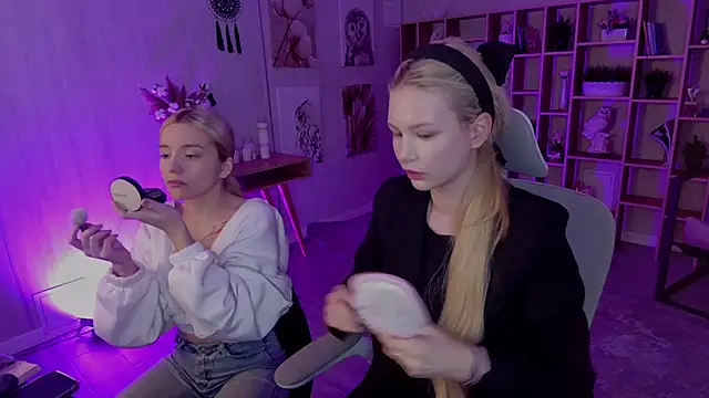 AvaDaviis online show from September 2025 04:50:02 AM