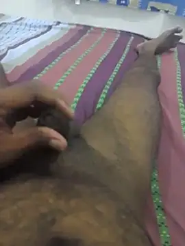 Snapshot of Luky2-35 chatting on November 2025 10:13:01 PM Luky2-35 online show from November 2025 10:13:01 PM