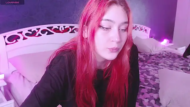 Lili Luuu online show from January 2026 03:43:02 AM