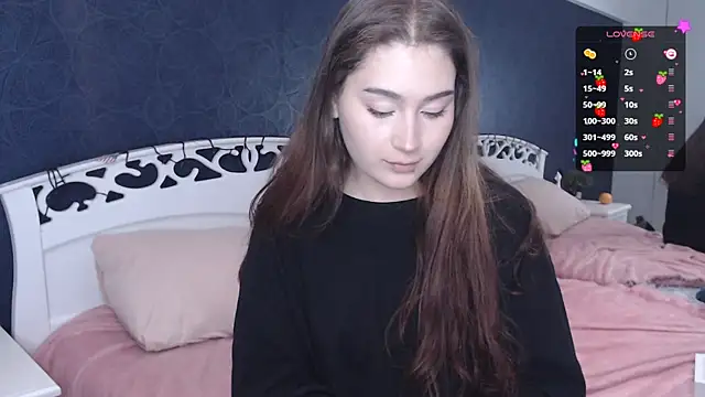 Lili Luuu online show from October 2025 09:29:01 PM