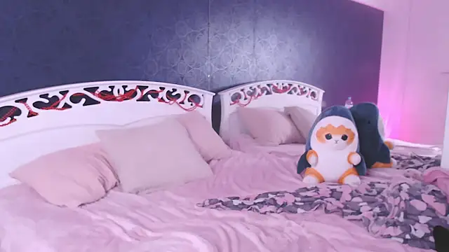 Lili Luuu online show from January 2026 01:04:02 PM