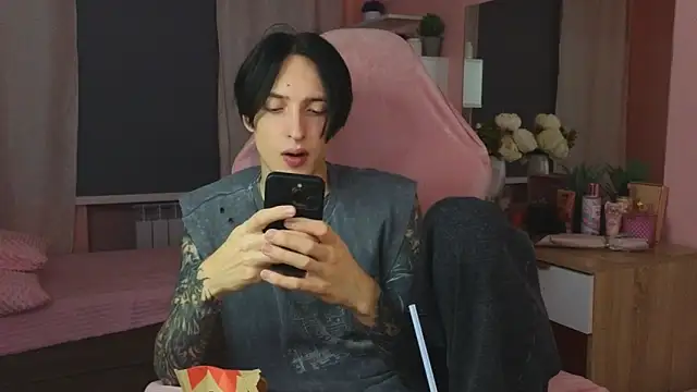 Snapshot of Martin_Jin chatting on November 2025 12:17:02 PM Martin Jin online show from November 2025 12:17:02 PM