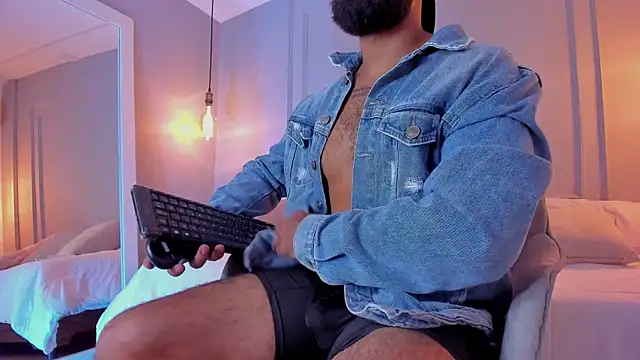 KylliamLevis online show from February 2026 08:31:02 PM