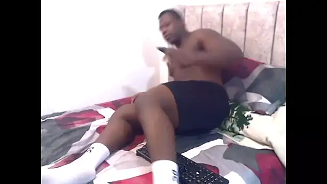 andrewburke06 online show from November 2025 05:57:02 PM