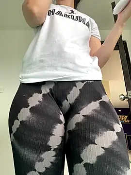 Megan colsom online show from October 2025 05:32:01 PM