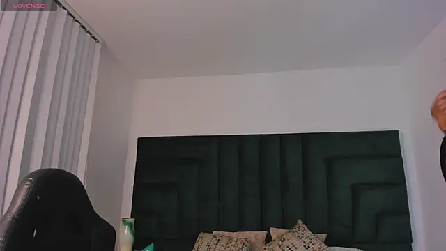 valerieMattson online show from September 2025 05:42:02 PM