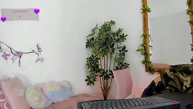 valerieMattson online show from October 2025 04:15:02 PM