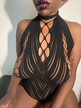 Snapshot of bustyblackebony chatting on October 2025 01:24:01 PM bustyblackebony online show from October 2025 01:24:01 PM