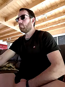 Snapshot of BrunJulienMetis chatting on February 2026 12:38:02 PM BrunJulienMetis online show from February 2026 12:38:02 PM