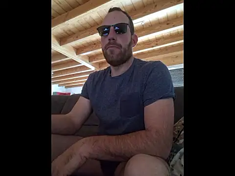 Snapshot of BrunJulienMetis chatting on January 2026 08:21:01 AM BrunJulienMetis online show from January 2026 08:21:01 AM