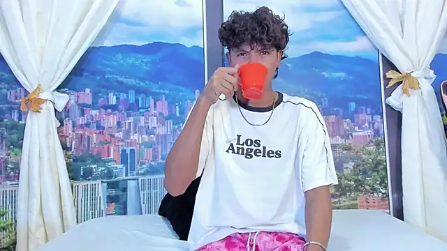 MilthonDelis online show from November 2025 03:01:02 AM