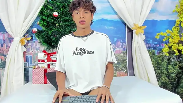 MilthonDelis online show from November 2025 07:24:02 PM