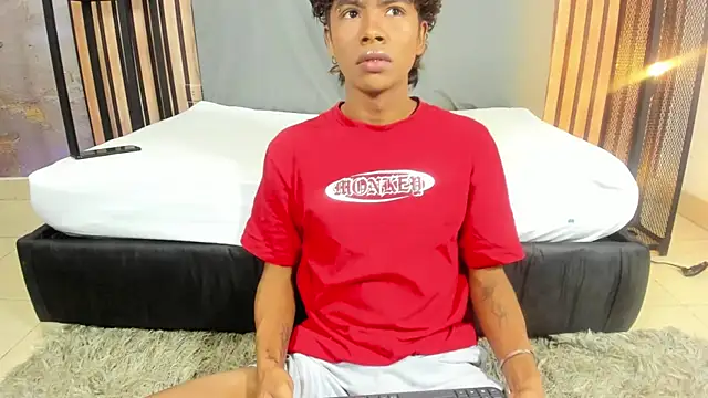 MilthonDelis online show from November 2025 04:24:02 AM