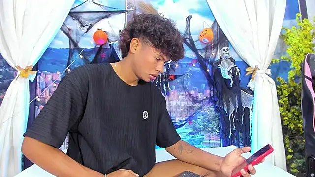 MilthonDelis online show from October 2025 03:28:02 AM